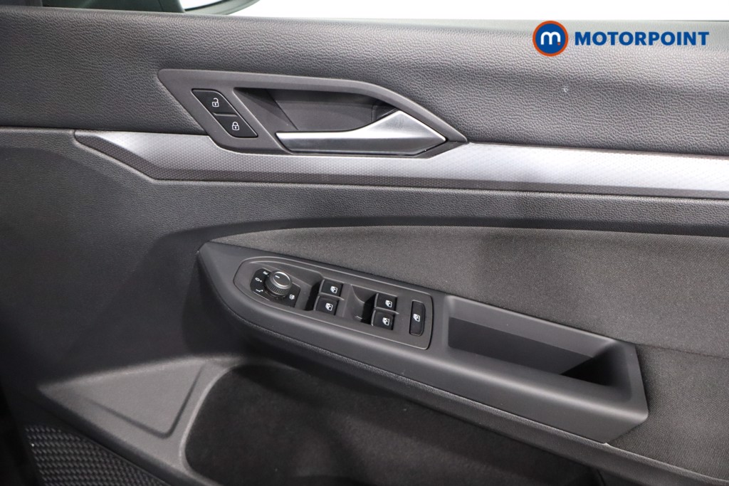 Volkswagen Golf Active Automatic Petrol Hatchback - Stock Number (1588265) - 21st supplementary image