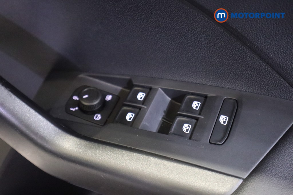 Volkswagen T-Cross Black Edition Manual Petrol SUV - Stock Number (1588345) - 10th supplementary image