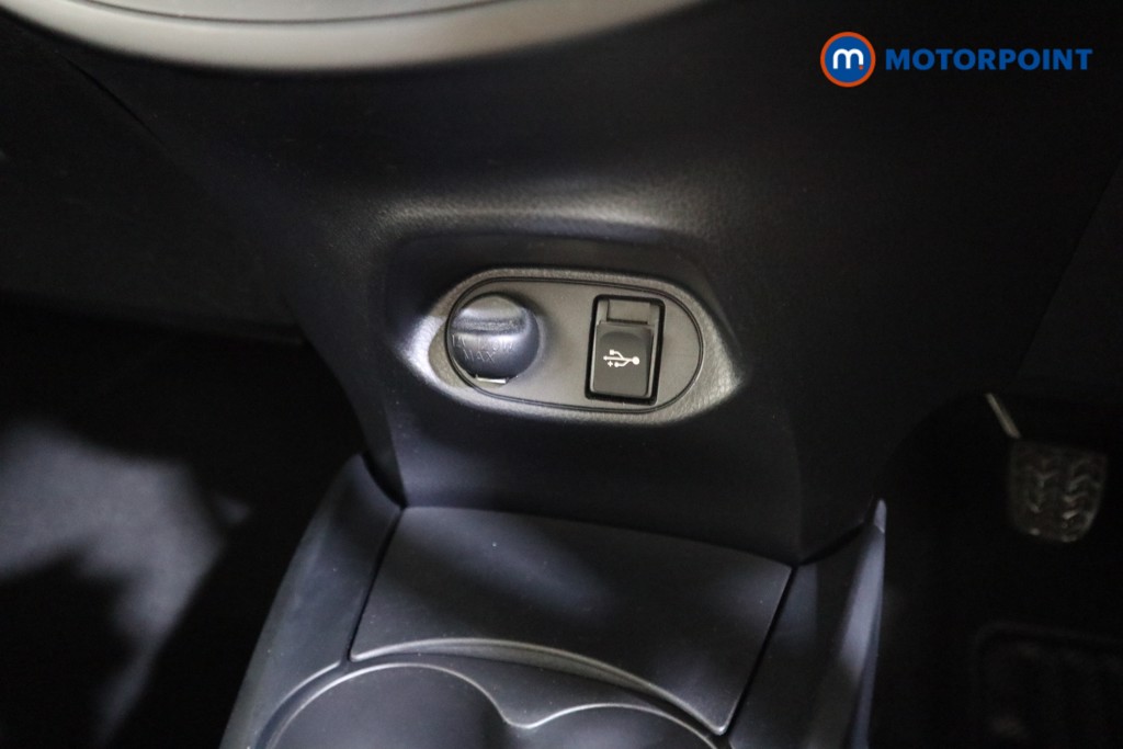Toyota Yaris Icon Tech Manual Petrol Hatchback - Stock Number (1588389) - 8th supplementary image
