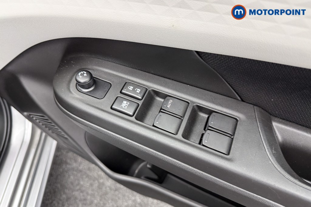 Suzuki Swift Motion Manual Petrol Hatchback - Stock Number (1588629) - 15th supplementary image