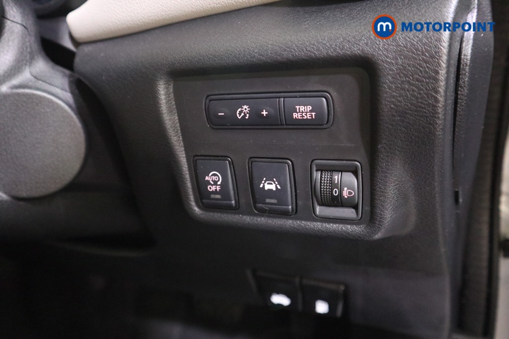 Nissan Micra Tekna Automatic Petrol Hatchback - Stock Number (1588787) - 11th supplementary image