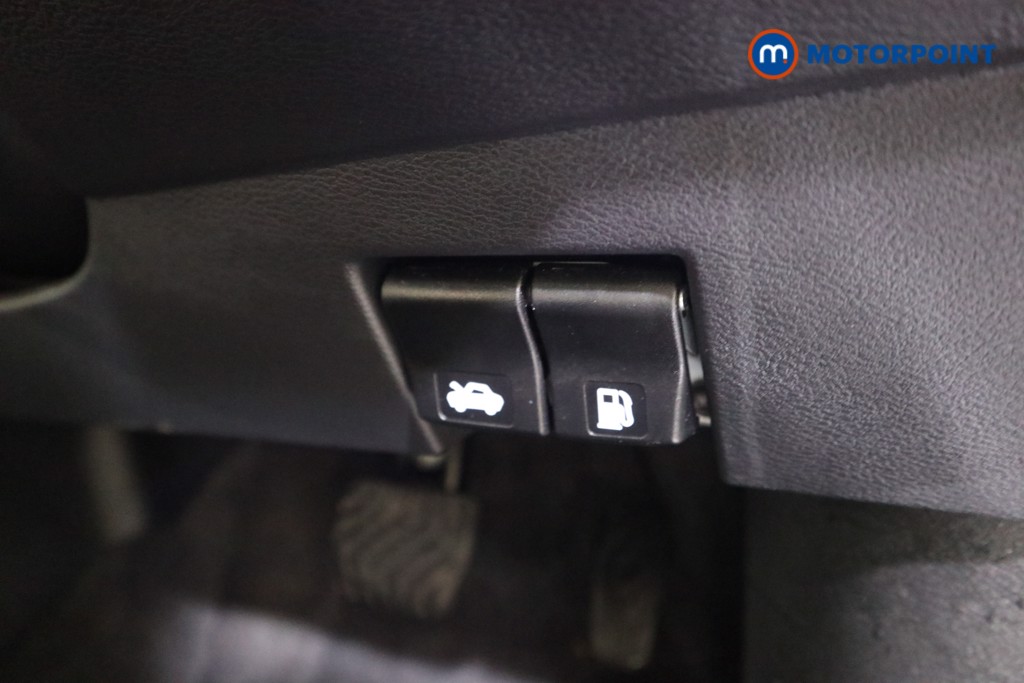 Nissan Micra Tekna Automatic Petrol Hatchback - Stock Number (1588787) - 12th supplementary image