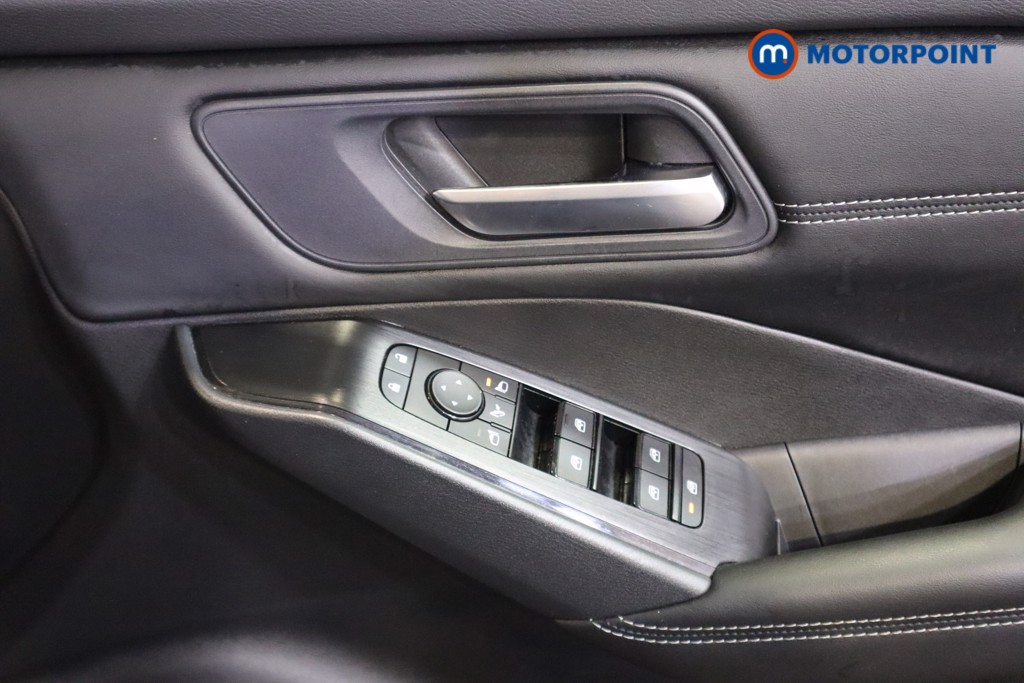 Nissan Qashqai Acenta Premium Manual Petrol SUV - Stock Number (1589442) - 9th supplementary image