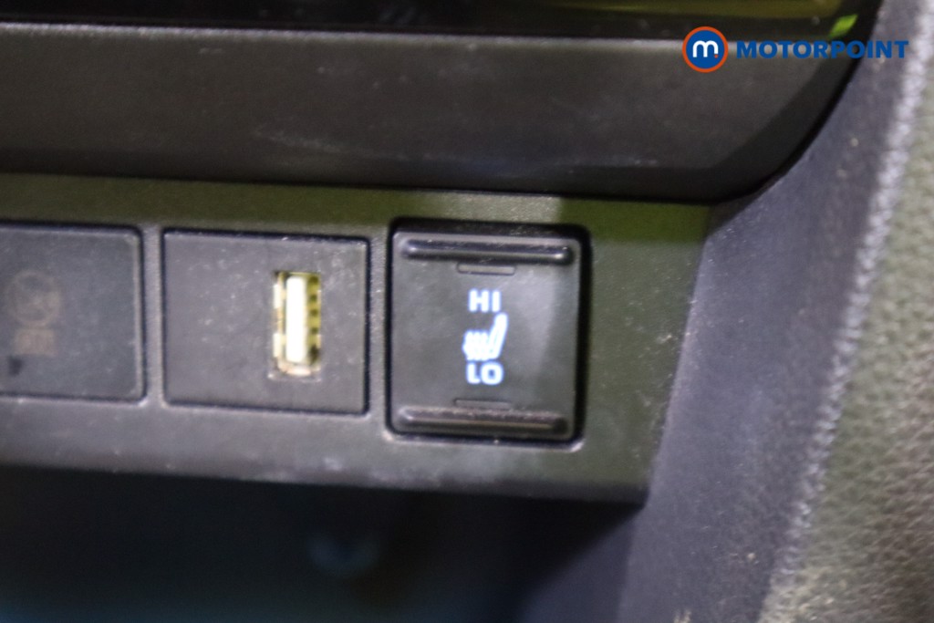 Toyota Yaris Cross Excel Automatic Petrol-Electric Hybrid Estate - Stock Number (1589797) - 5th supplementary image