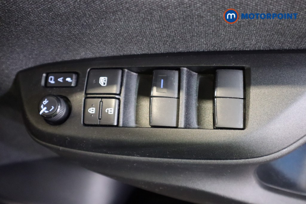 Toyota Yaris Cross Excel Automatic Petrol-Electric Hybrid Estate - Stock Number (1589797) - 14th supplementary image