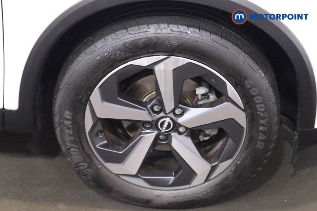 Nissan Qashqai N-Connecta Manual Petrol SUV - Stock Number (1590023) - 19th supplementary image