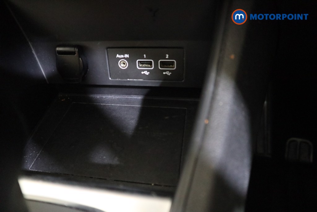 Renault Captur Iconic Automatic Petrol SUV - Stock Number (1575182) - 9th supplementary image