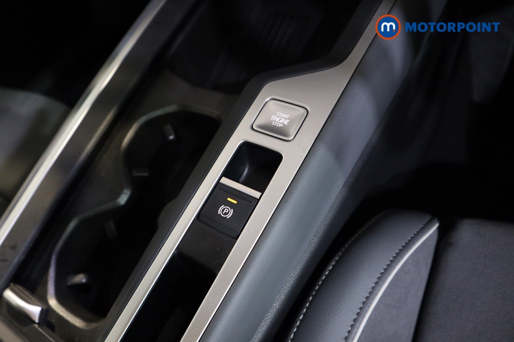 Volkswagen Passat Life Automatic Petrol Plug-In Hybrid Estate - Stock Number (1578123) - 10th supplementary image