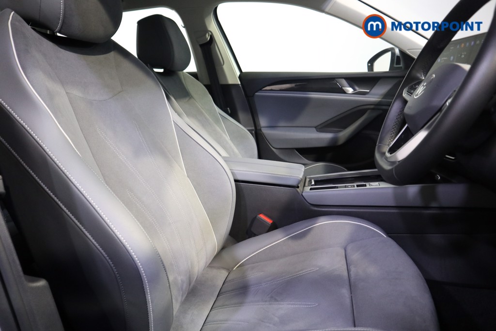 Volkswagen Passat Life Automatic Petrol Plug-In Hybrid Estate - Stock Number (1578123) - 16th supplementary image