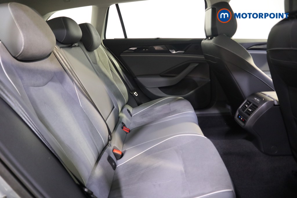 Volkswagen Passat Life Automatic Petrol Plug-In Hybrid Estate - Stock Number (1578123) - 17th supplementary image