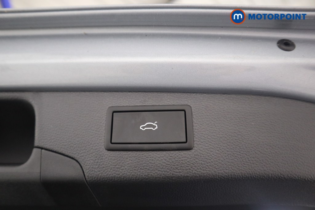 Volkswagen Passat Life Automatic Petrol Plug-In Hybrid Estate - Stock Number (1578123) - 22nd supplementary image