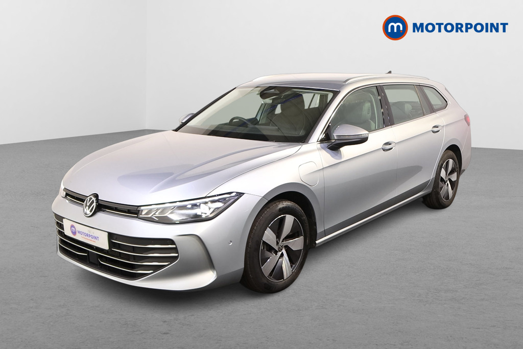 Volkswagen Passat Life Automatic Petrol Plug-In Hybrid Estate - Stock Number (1578123) - Passenger side front corner