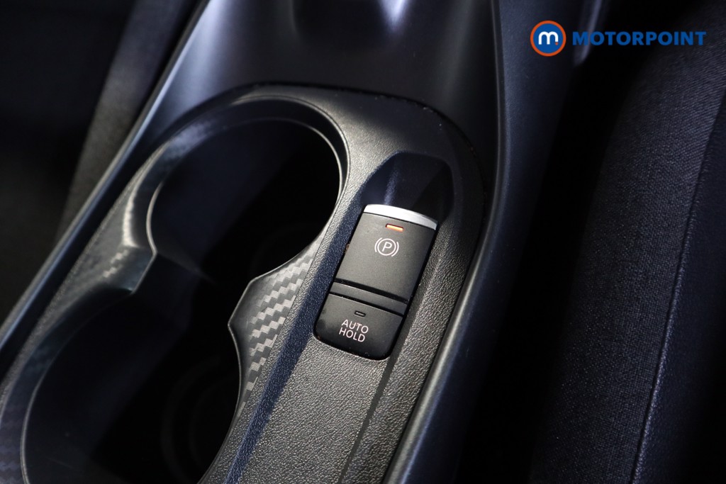 Nissan Juke N-Connecta Automatic Petrol SUV - Stock Number (1582786) - 9th supplementary image