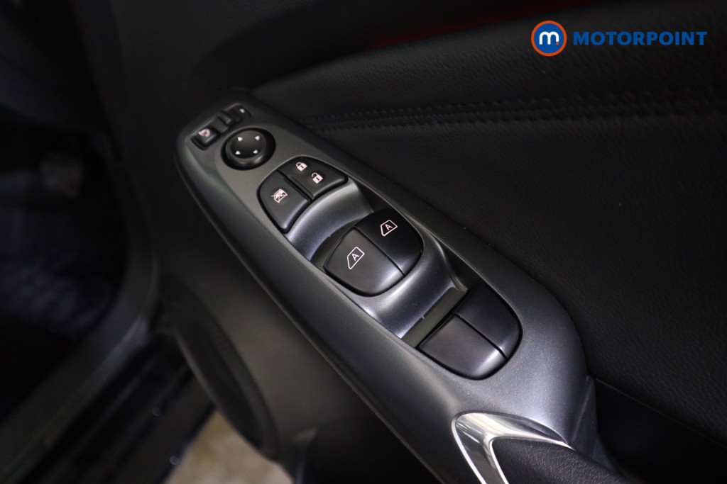 Nissan Juke N-Connecta Automatic Petrol SUV - Stock Number (1582786) - 12th supplementary image