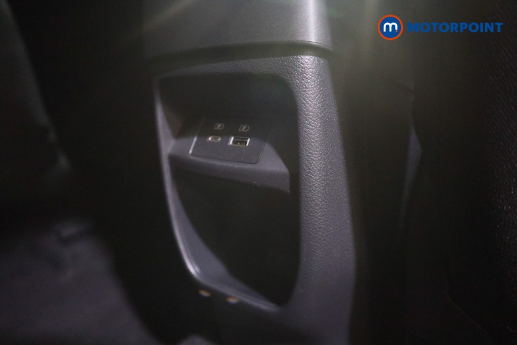Nissan Juke N-Connecta Automatic Petrol SUV - Stock Number (1582786) - 16th supplementary image