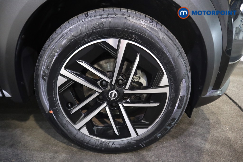 Nissan Juke N-Connecta Automatic Petrol SUV - Stock Number (1582786) - 20th supplementary image