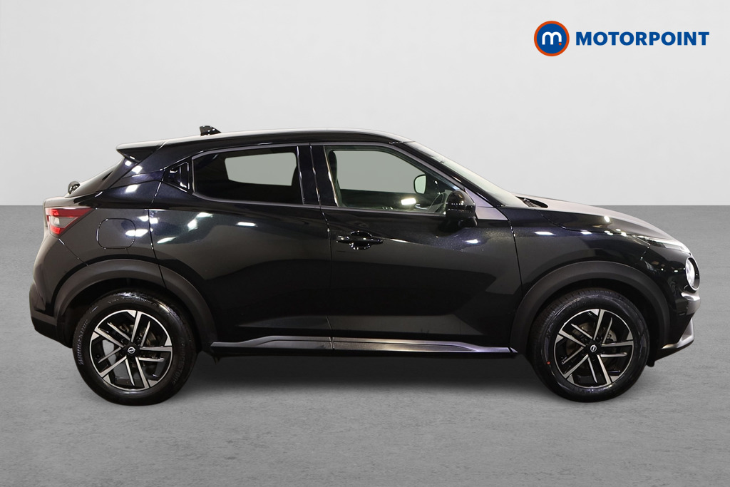 Nissan Juke N-Connecta Automatic Petrol SUV - Stock Number (1582786) - Drivers side