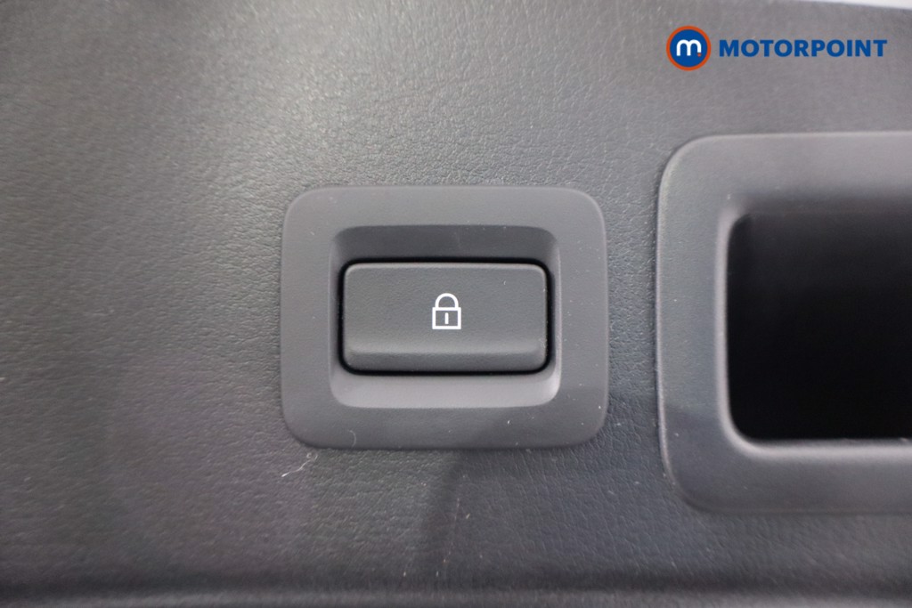 Mazda 3 Exclusive-Line Manual Petrol Hatchback - Stock Number (1583579) - 37th supplementary image