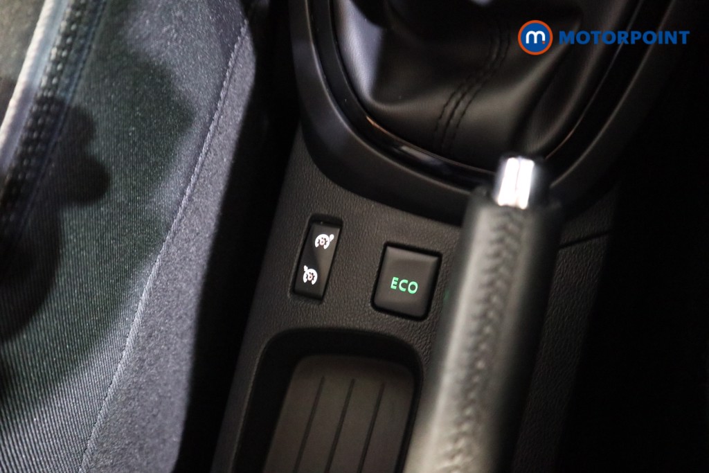 Renault Captur Dynamique S Nav Manual Petrol SUV - Stock Number (1585499) - 9th supplementary image
