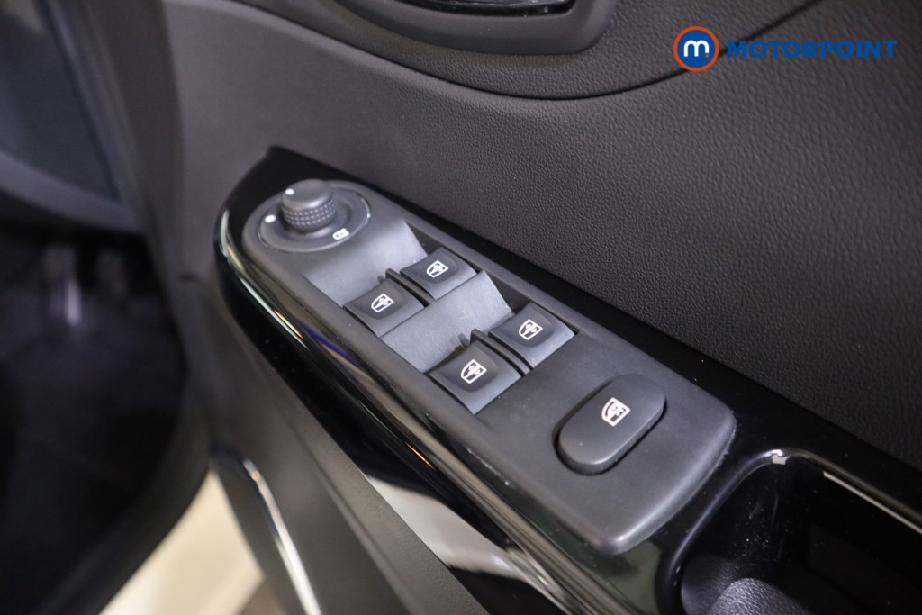 Renault Captur Dynamique S Nav Manual Petrol SUV - Stock Number (1585499) - 12th supplementary image