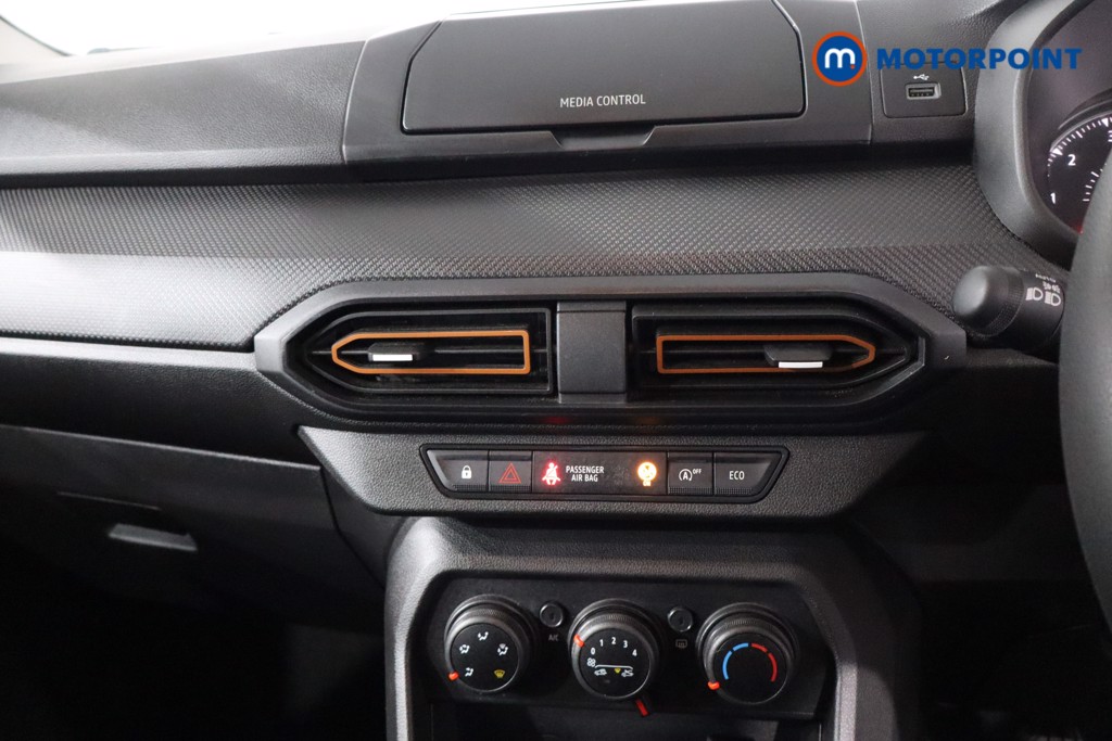 Dacia Sandero Stepway Essential Manual Petrol Hatchback - Stock Number (1586031) - 15th supplementary image