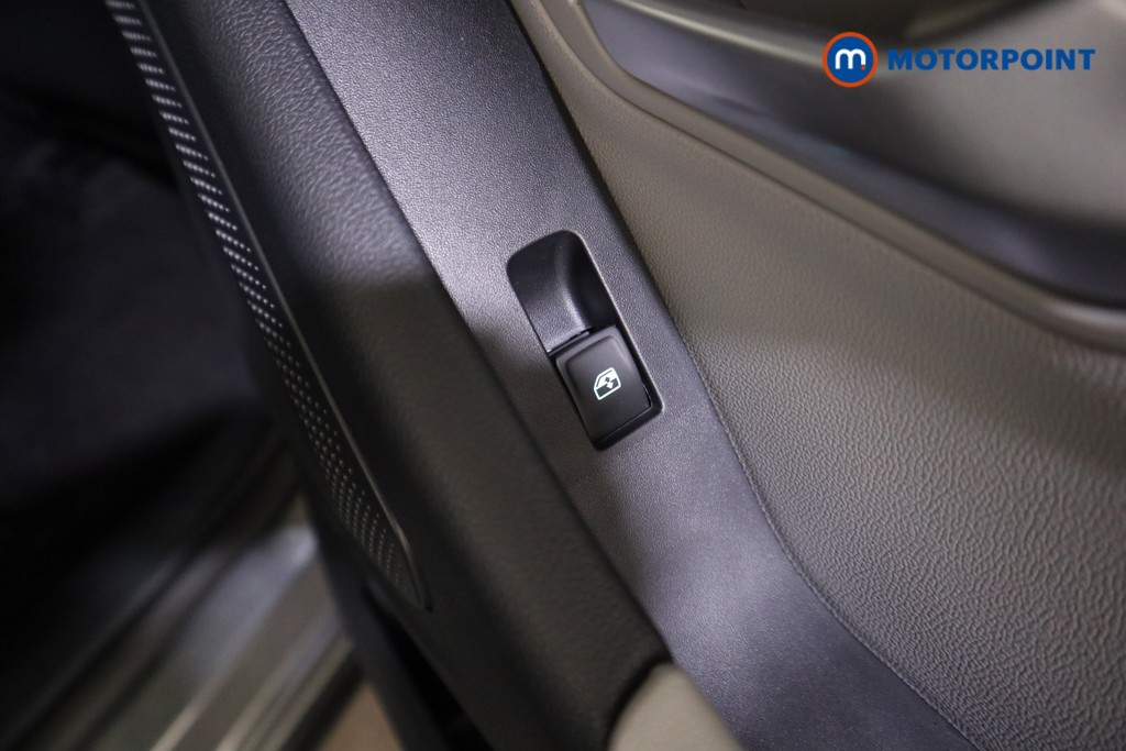 Ford Explorer Premium Automatic Electric SUV - Stock Number (1586071) - 19th supplementary image