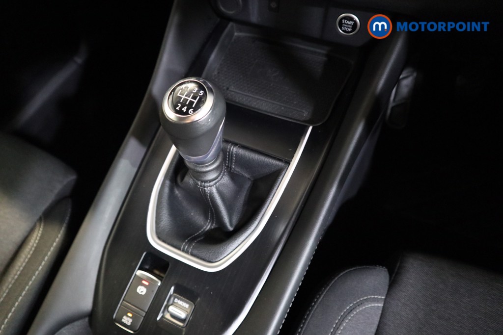 Nissan Qashqai N-Connecta Manual Petrol SUV - Stock Number (1587749) - 10th supplementary image