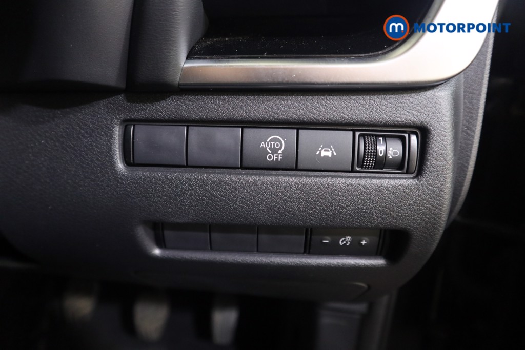 Nissan Qashqai N-Connecta Manual Petrol SUV - Stock Number (1587749) - 11th supplementary image
