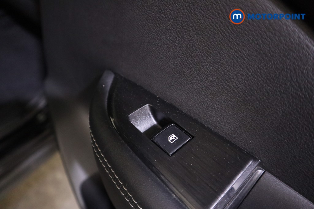 Nissan Qashqai N-Connecta Manual Petrol SUV - Stock Number (1587749) - 17th supplementary image
