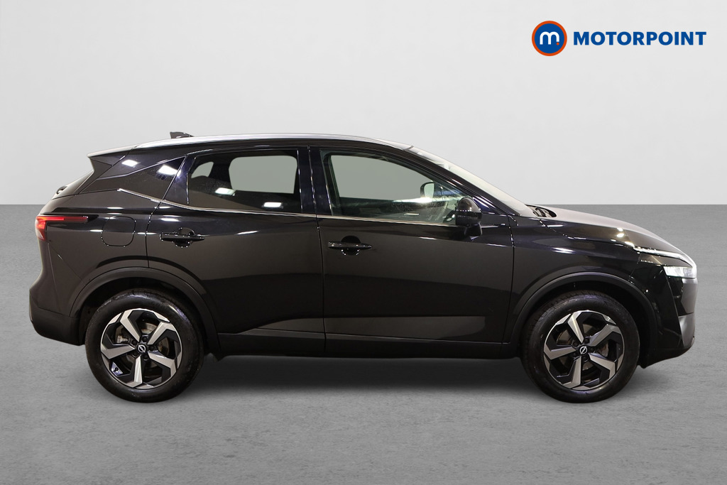 Nissan Qashqai N-Connecta Manual Petrol SUV - Stock Number (1587749) - Drivers side
