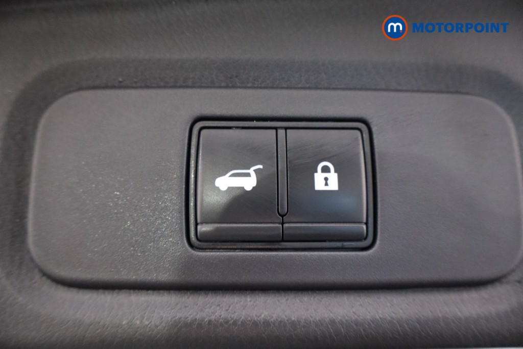 Nissan Qashqai Tekna Manual Petrol SUV - Stock Number (1588153) - 39th supplementary image