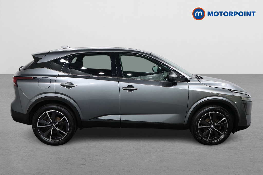 Nissan Qashqai Tekna Manual Petrol SUV - Stock Number (1588153) - Drivers side