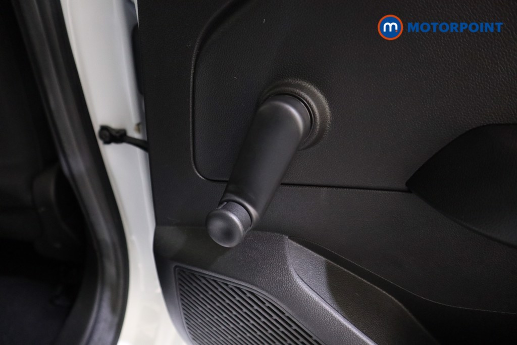 Renault Clio Play Manual Petrol Hatchback - Stock Number (1588341) - 14th supplementary image