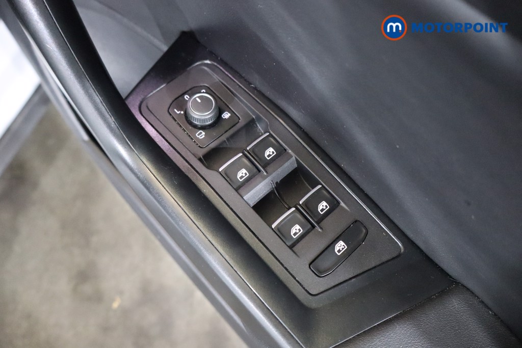 Volkswagen T-Roc R-Line Automatic Petrol SUV - Stock Number (1586035) - 18th supplementary image