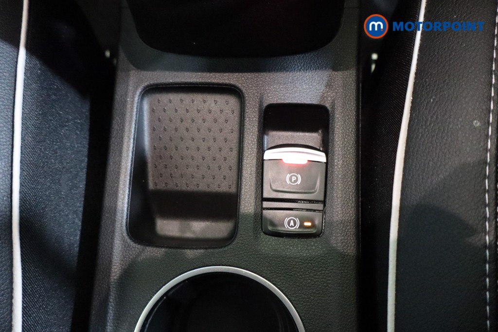 Renault Captur Se Edition Manual Petrol SUV - Stock Number (1586866) - 13th supplementary image