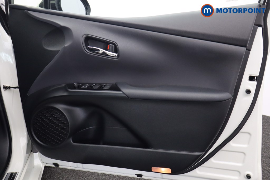 Toyota Prius Excel Automatic Petrol Plug-In Hybrid Hatchback - Stock Number (1588323) - 12th supplementary image
