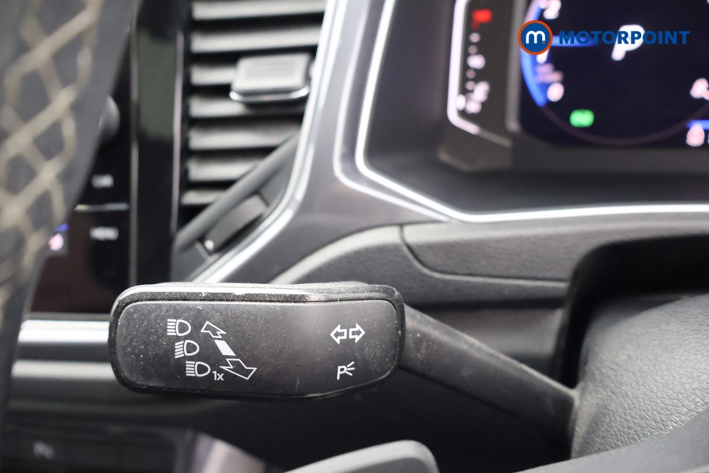 Volkswagen T-Roc R-Line Automatic Petrol SUV - Stock Number (1574995) - 5th supplementary image