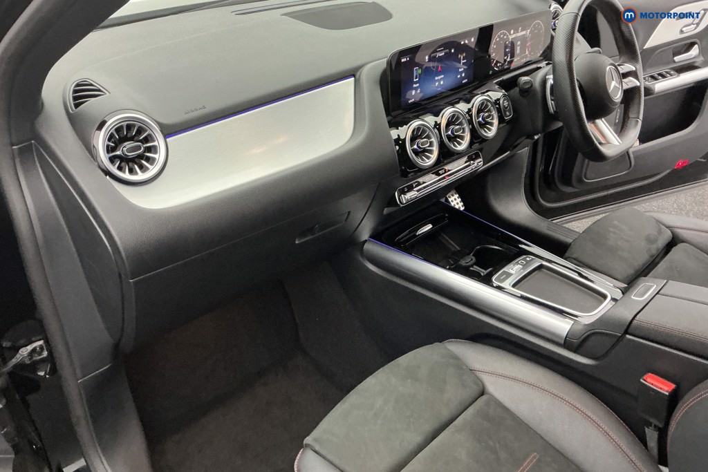 Mercedes-Benz GLA Amg Line Automatic Petrol SUV - Stock Number (1576223) - 8th supplementary image