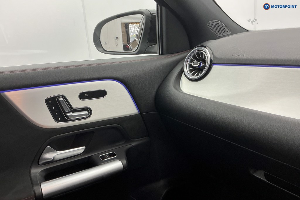 Mercedes-Benz GLA Amg Line Automatic Petrol SUV - Stock Number (1576223) - 17th supplementary image