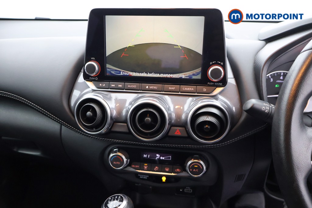 Nissan Juke N-Connecta Manual Petrol SUV - Stock Number (1579689) - 9th supplementary image