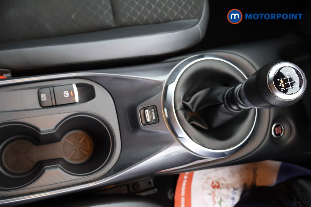 Nissan Juke N-Connecta Manual Petrol SUV - Stock Number (1579689) - 11th supplementary image