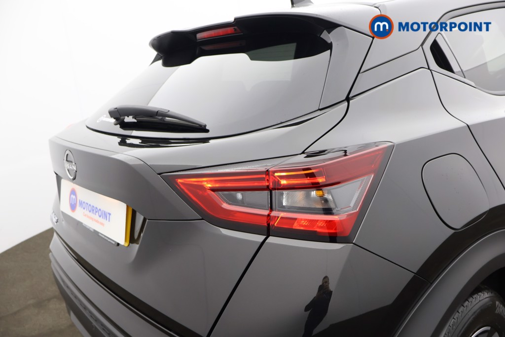 Nissan Juke N-Connecta Manual Petrol SUV - Stock Number (1579689) - 24th supplementary image
