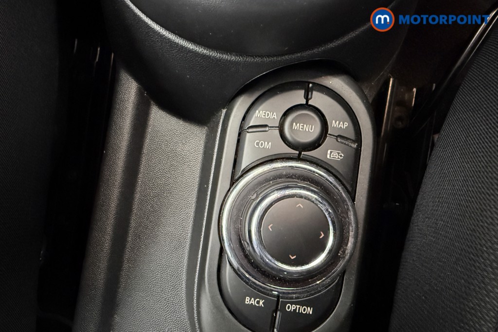 Mini Hatchback Cooper Classic Manual Petrol Hatchback - Stock Number (1580194) - 9th supplementary image