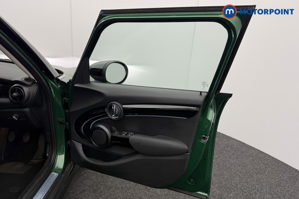 Mini Hatchback Cooper Classic Manual Petrol Hatchback - Stock Number (1580194) - 14th supplementary image