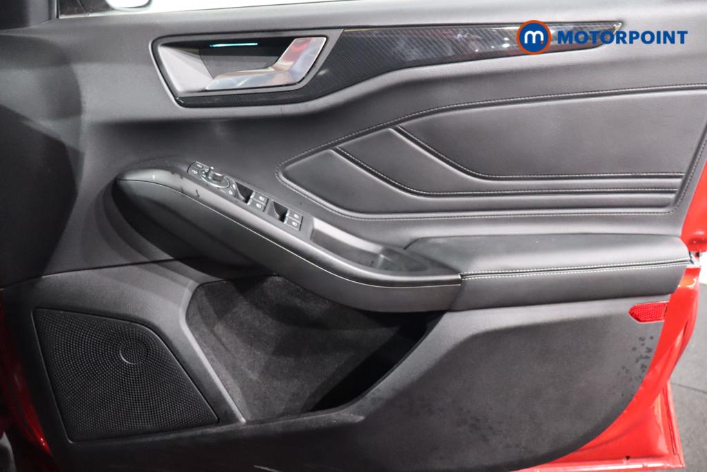 Ford Focus St-Line Vignale Automatic Petrol Hatchback - Stock Number (1580738) - 9th supplementary image