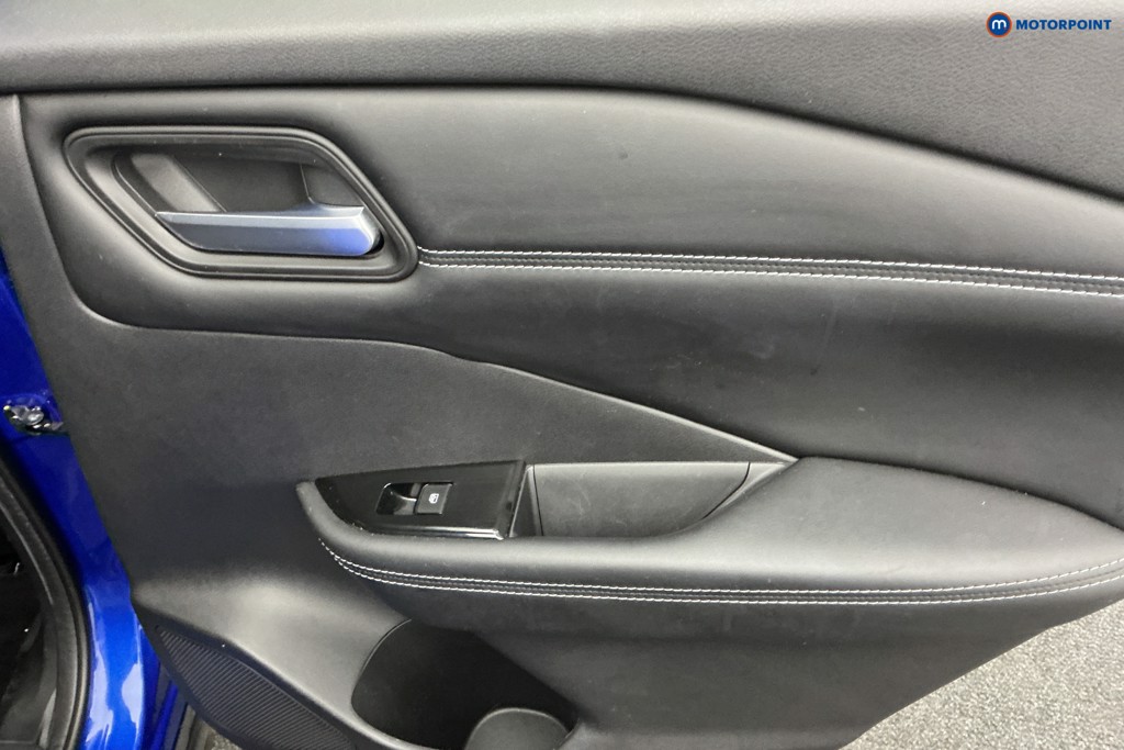Nissan Qashqai N-Connecta Automatic Petrol SUV - Stock Number (1583095) - 23rd supplementary image