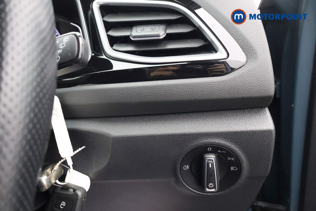 Volkswagen T-Roc R-Line Manual Diesel SUV - Stock Number (1583345) - 7th supplementary image