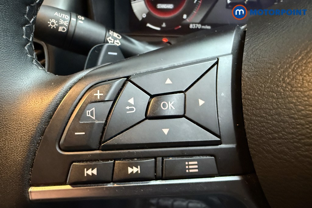 Nissan Juke N-Connecta Automatic Petrol SUV - Stock Number (1584032) - 4th supplementary image