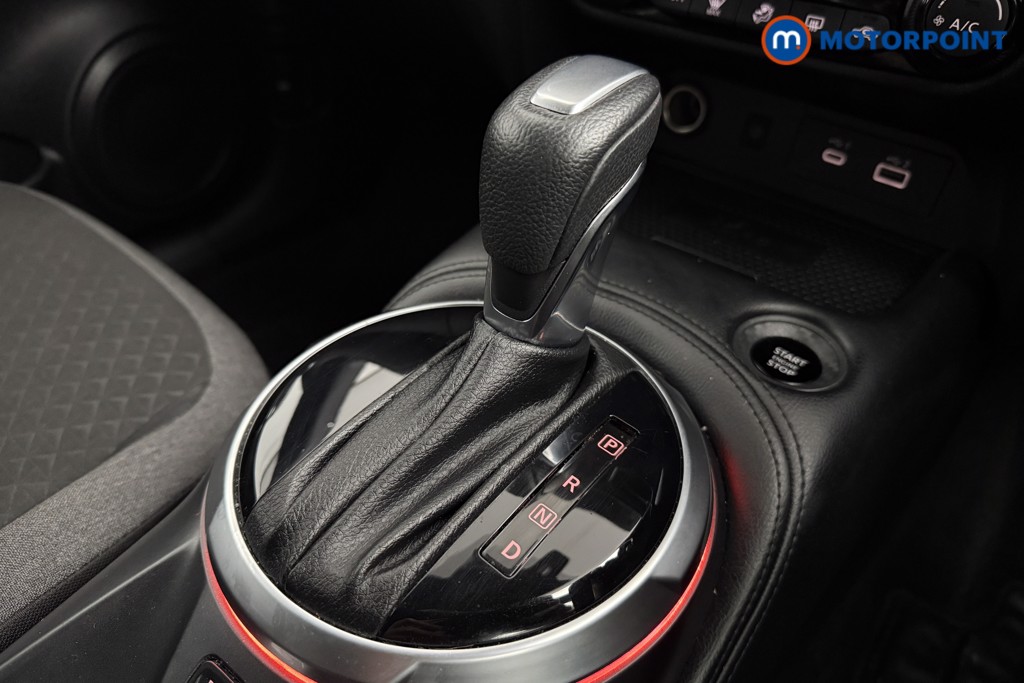 Nissan Juke N-Connecta Automatic Petrol SUV - Stock Number (1584032) - 13th supplementary image