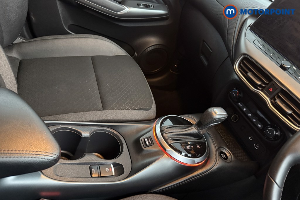 Nissan Juke N-Connecta Automatic Petrol SUV - Stock Number (1584032) - 15th supplementary image